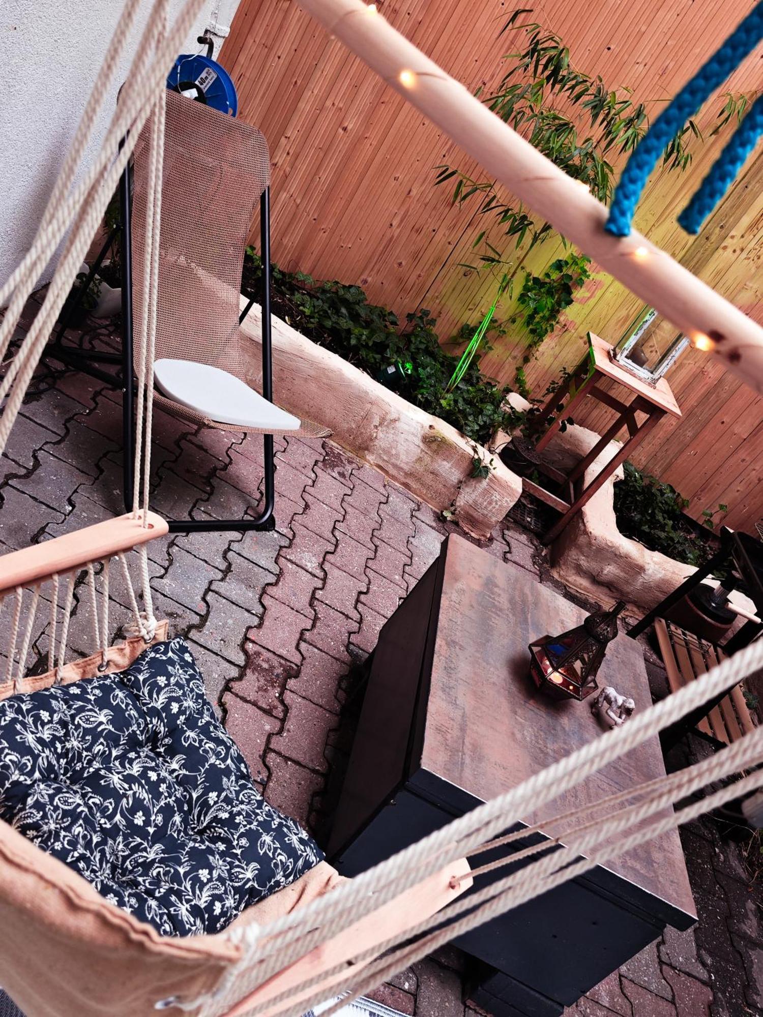 Vintage Room With Garden View Bratislava Bagian luar foto