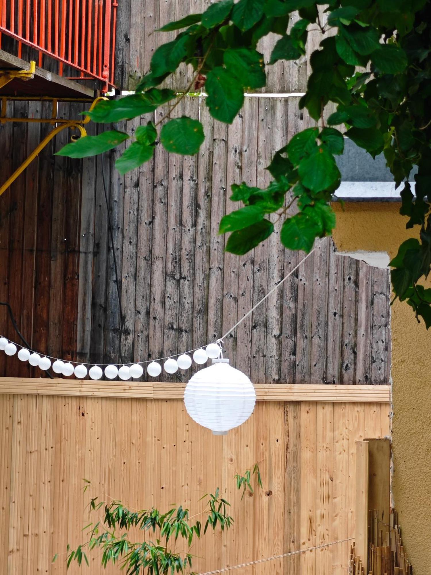 Vintage Room With Garden View Bratislava Bagian luar foto